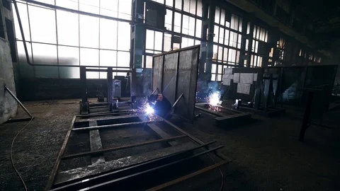 Welder weld metall Stock Footage 91064736