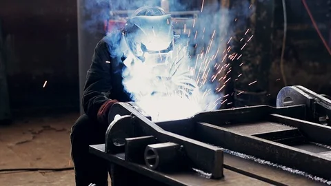 Welder weld metall Stock Footage 91064746