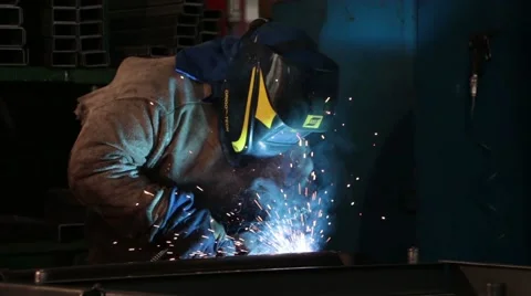 Welder welding in factory 스톡 동영상 51340918