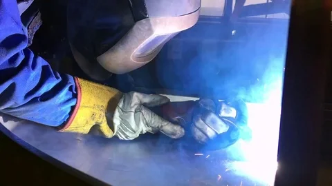 Welder working. Industrial video. Vídeo Stock 71274201