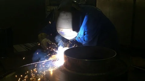 Welder working. Industrial video. Vidéo 71831434
