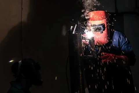 The welder is working 스톡 사진