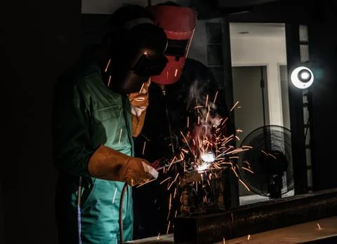 The welder is working 스톡 사진