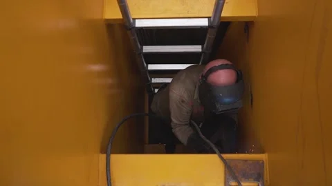 Welding In A Factory (1920x1080 - 60fps) 스톡 동영상 201515607