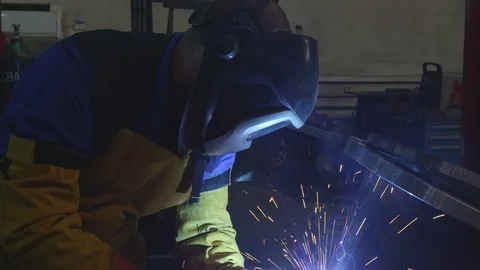 Welding on factory 스톡 동영상 93794614