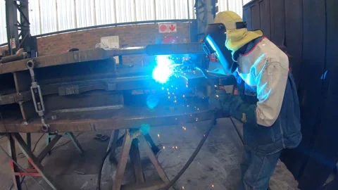 Welding heavy frame 動画素材 247366463