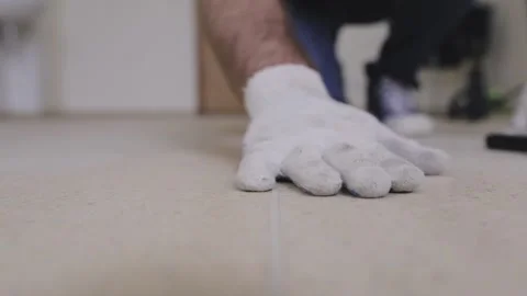 Welding machine with the help of hot air in the hands of a specialist 動画素材 147174359