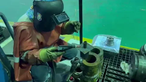 WELDING PIPA Stock Footage 242756363