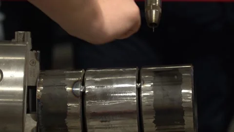 The welding robot welds 動画素材 291512914