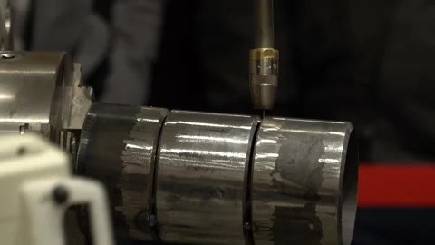 The welding robot welds 動画素材 291512964