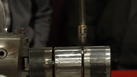 The welding robot welds 動画素材 291512973