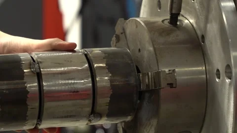 The welding robot welds 動画素材 291512986