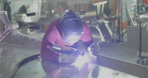Welding shop. Production of an aluminum hull for a RIB boat. Welding process. Видео 336098341