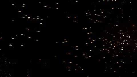 Welding sparks spraying horizontally Vidéo 121624884