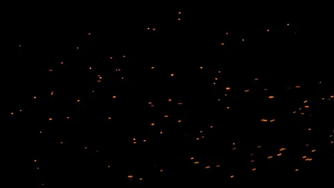 Welding sparks spraying horizontally 库存影片 121629399