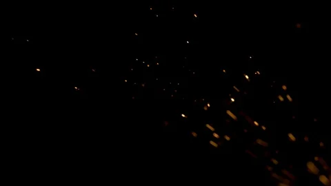 Welding sparks spraying horizontally 動画素材 121629577