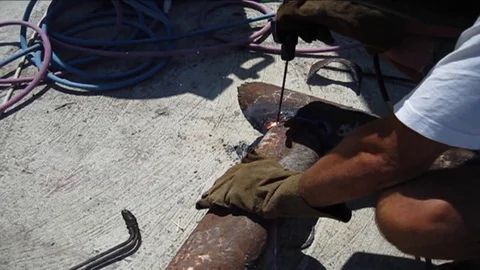 Welding steel Stock Footage 112789270