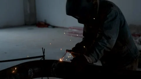 Welding work in a warehouse in production Video stock 279816819
