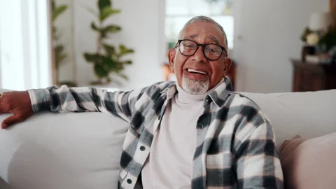 Wellness, face or old man in house with laugh, positive attitude or optimistic Video stock 338395431