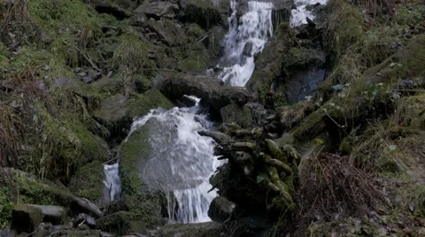 Welsh Waterfull - camera pans up Vídeo Stock 48579932