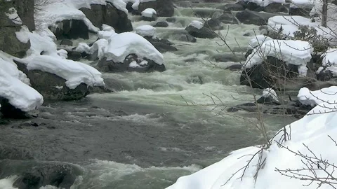 Wenatchee river in winter Stock Footage
