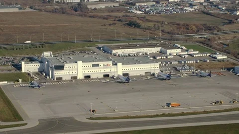 Wescam YYZ Fed Ex Cargo Faciliy Tracking shot Stock-Footage 76582032