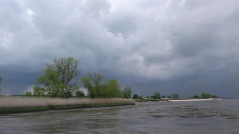 Weser River / Kleinensiel Stock Footage 169658755