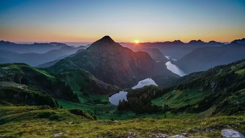 West Coast Mountain Sunset Vídeo Stock 94008218