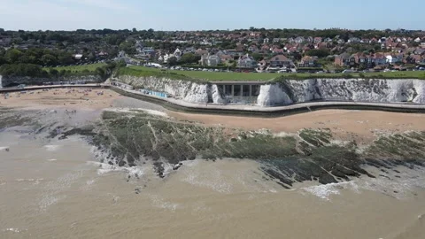 West facing view of the beach at Dumpton Gap, Kent Stock Footage 250450044