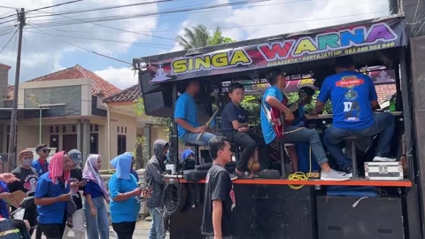 West java, Indonesia - April 26, 2025 : traditional carnival in indonesia Video stock 307691115