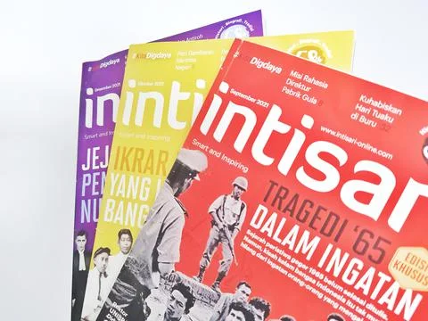 West Java on July 2022. Photo of some Intisari magazines. Intisari is the nam Foto stock