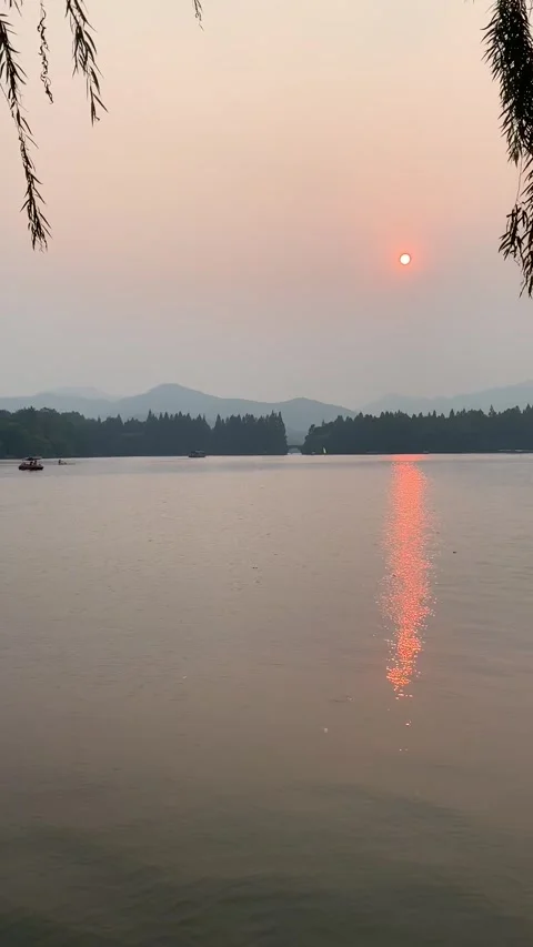 West lake at sunset in Hangzhou Stock-Footage 341362017