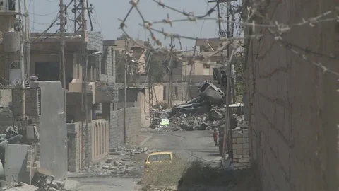 West Mosul 2017 - Destroyed Streets in the old city Vídeo Stock 79237863