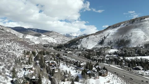 West Vail Winter Landscape and Highway | Colorado Drone Shot Vídeos de archivo 331531720