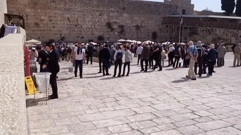 Western Wall, Jerusalem - Move and Focus Vídeos de archivo 90869924