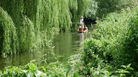 Westgate Punts, River Great Stour, Canterbury, Kent, England 스톡 동영상 42129336
