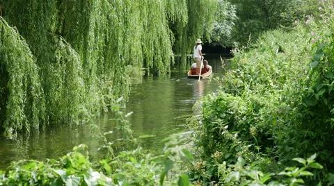 Westgate Punts, River Great Stour, Canterbury, Kent, England Vidéo 42129652