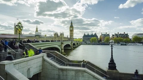 Westminster Bridge, Big Ben, Crowd of people, Timelapse - Zoom OUT Stock Footage 76282380