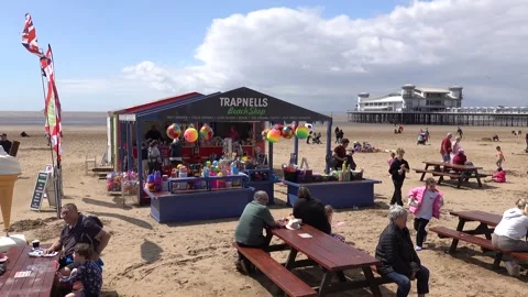 Weston-Super-Mare Beach and Grand Pier, North Somerset, UK 動画素材 291890196