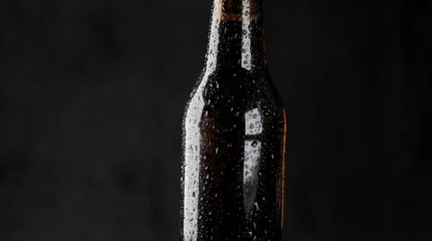 Wet beer bottle Video stock 62895244