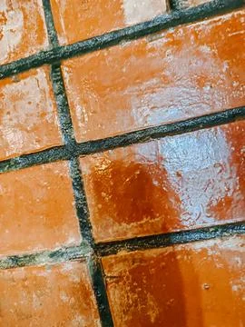 Wet Brick Wall Texture with Moisture Stain and Damp Surface Stock-Fotos