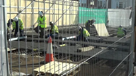 Weymouth UK, worker preparing draw-bridge for Olympic Games, Old Harbour Stockbeeldmateriaal 11429676