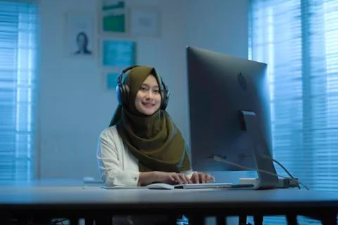 WFH NIGHT (7) - working on computer Stock Photos