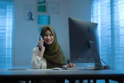 WFH NIGHT (8) - working on computer Stock Photos