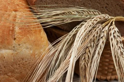 Wheat bread wheat bread on a wooden table Foto stock