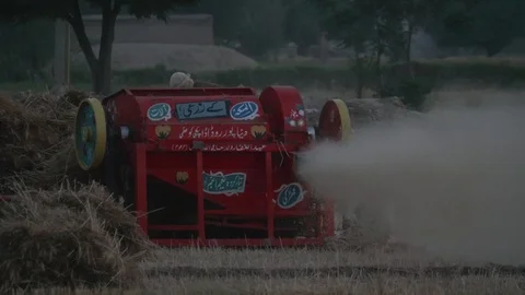 Wheat thrasher Video stock 90679515