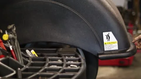 Wheel balancing computer Vídeos de archivo 10588437