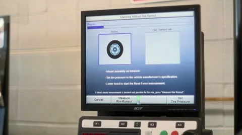 Wheel balancing computer screen Vídeo Stock 10588438