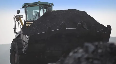 Wheel loader with coal Stock-Footage 47605921