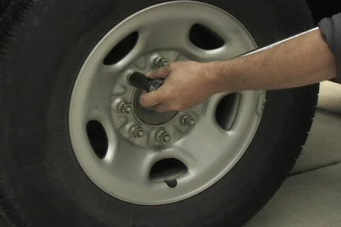 WHEEL TORQUE Stock-Footage 137067